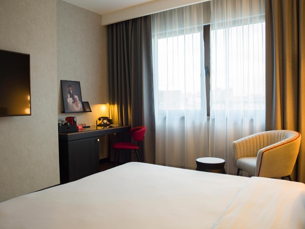Radisson Red Belgrade Hotel Exterior photo